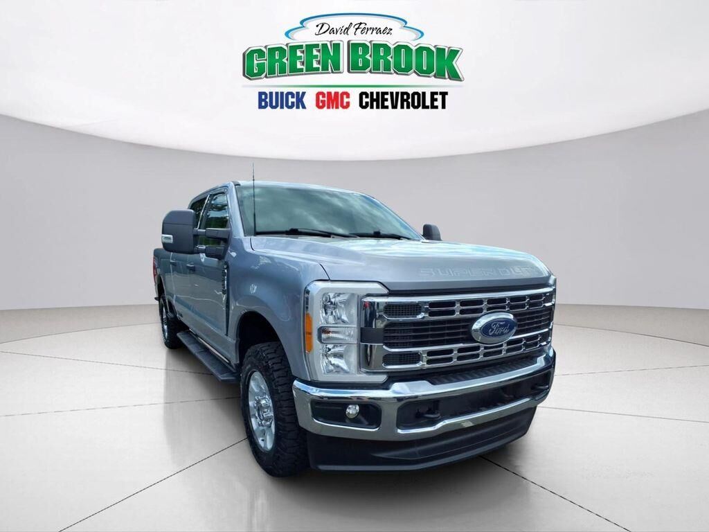 2023 Ford F-250 Super Duty Platinum — photo 1 of 15