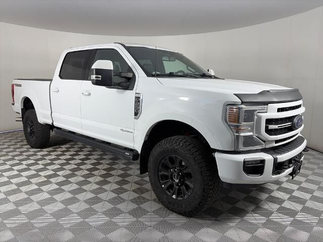 2022 Ford F-250 Super Duty Lariat — photo 1 of 26