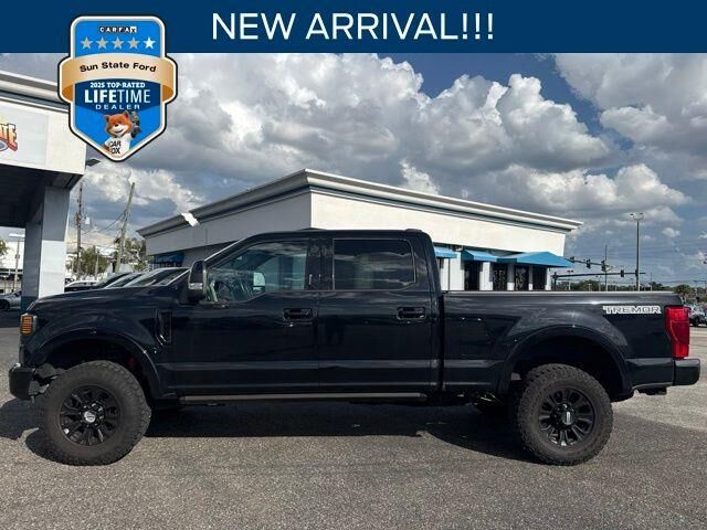2022 Ford F-250 Super Duty Lariat — photo 1 of 10