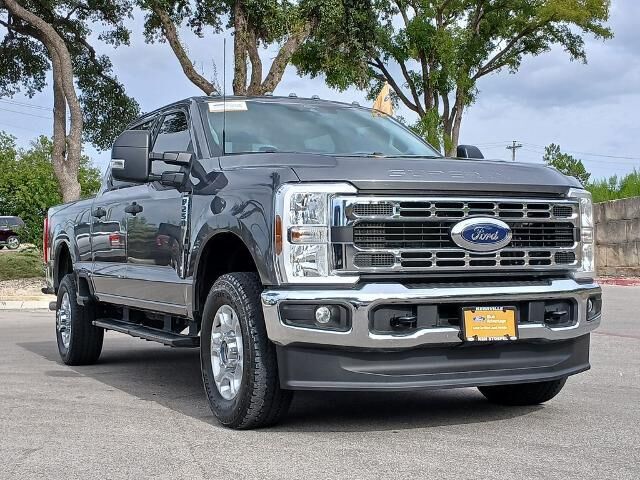 2025 Ford F-250 Super Duty XL — photo 1 of 13