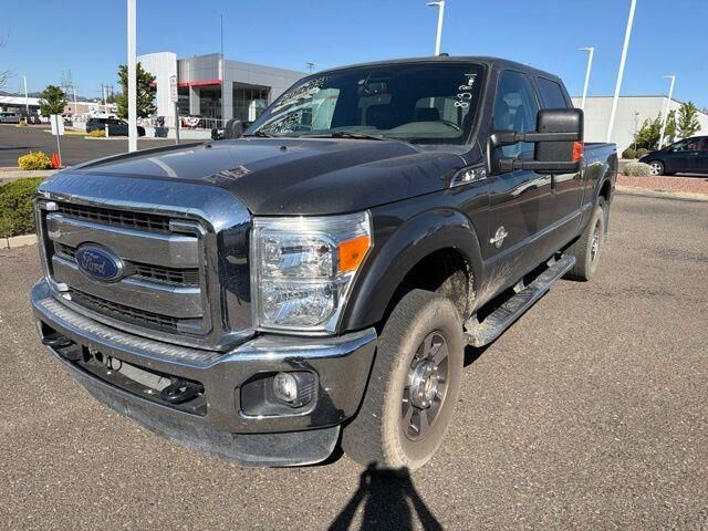 2015 Ford F-250 Super Duty Lariat — photo 1 of 26