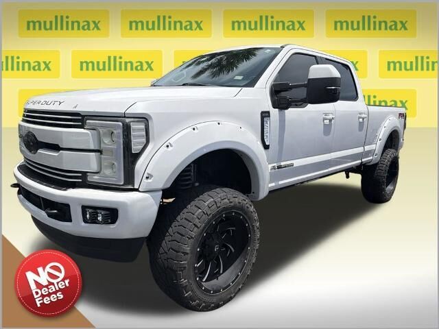 2017 Ford F-250 Super Duty Lariat — photo 1 of 28