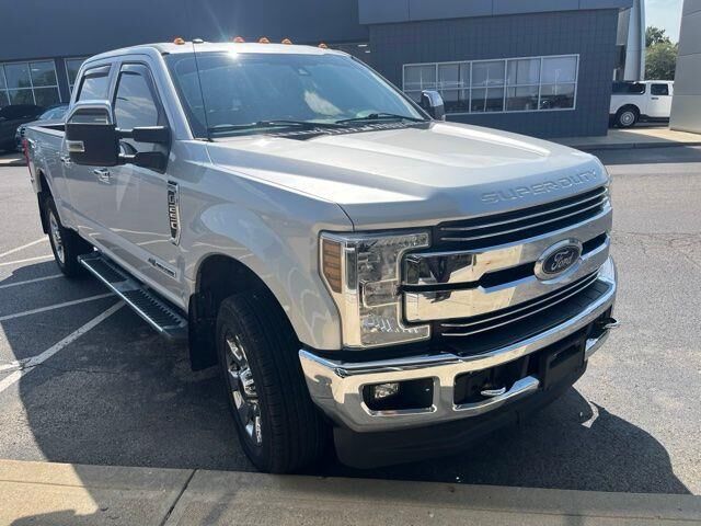 2018 Ford F-250 Super Duty Lariat — photo 1 of 52