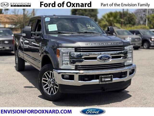 2018 Ford F-250 Super Duty Lariat — photo 1 of 15