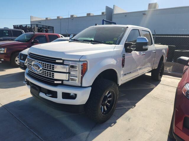 2019 Ford F-250 Super Duty Platinum — photo 1 of 3