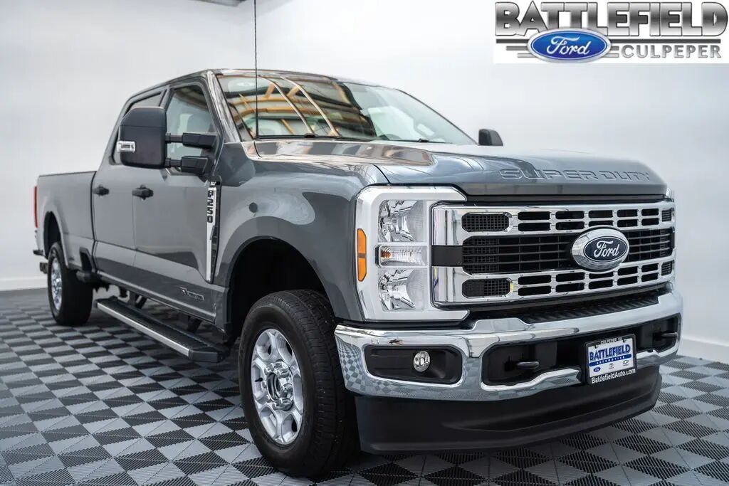 2025 Ford F-250 Super Duty XLT — photo 1 of 13