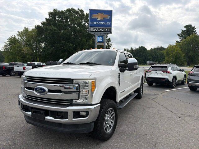 2017 Ford Super Duty F-250 SRW Lariat — photo 1 of 2