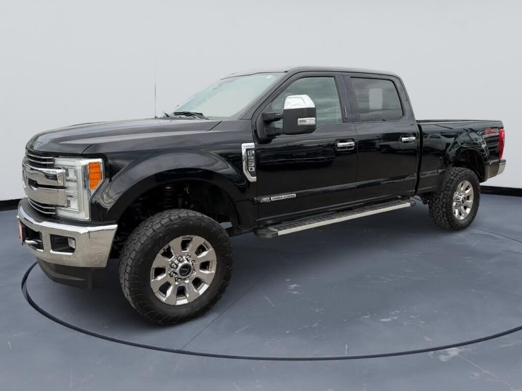 2018 Ford F-250 Super Duty Lariat — photo 1 of 2