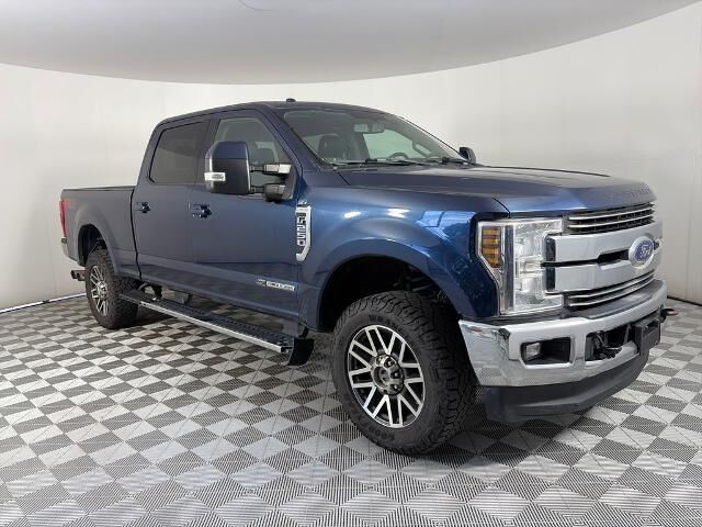 2018 Ford F-250 Super Duty Lariat — photo 1 of 26