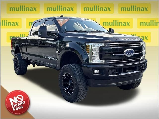 2019 Ford F-250 Super Duty Lariat — photo 1 of 26