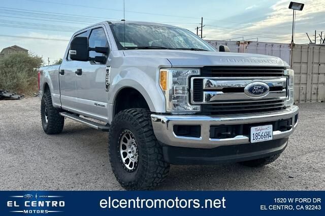 2017 Ford F-250 Super Duty XLT — photo 1 of 26