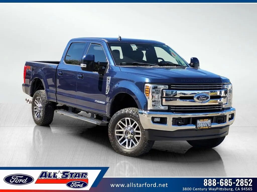 2019 Ford F-250 Super Duty Lariat — photo 1 of 13
