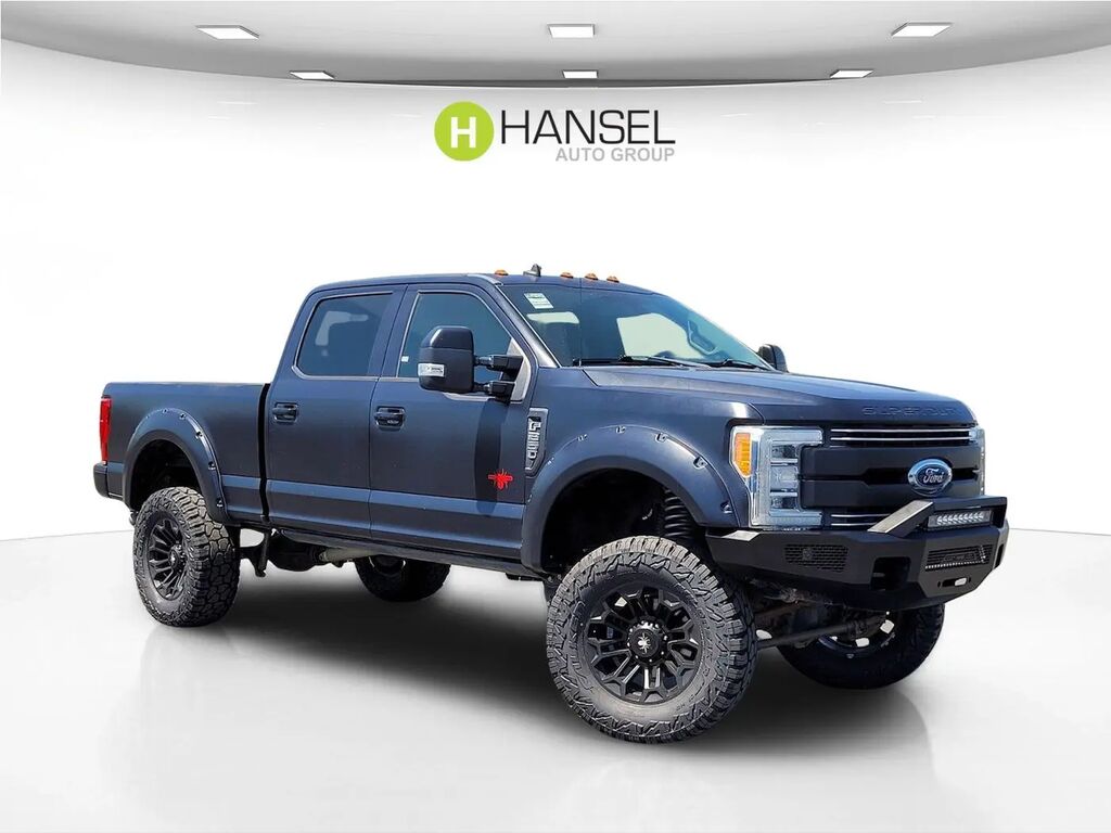 2019 Ford F-250 Super Duty Lariat — photo 1 of 12