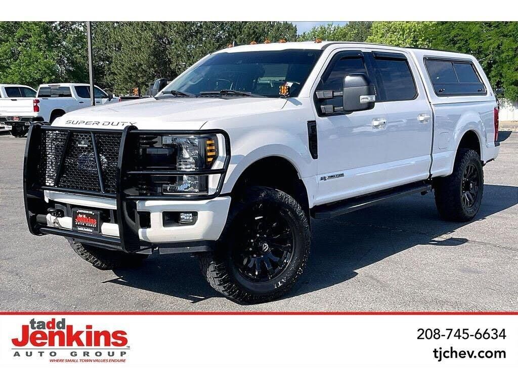 2019 Ford F-250 Super Duty Lariat — photo 1 of 5