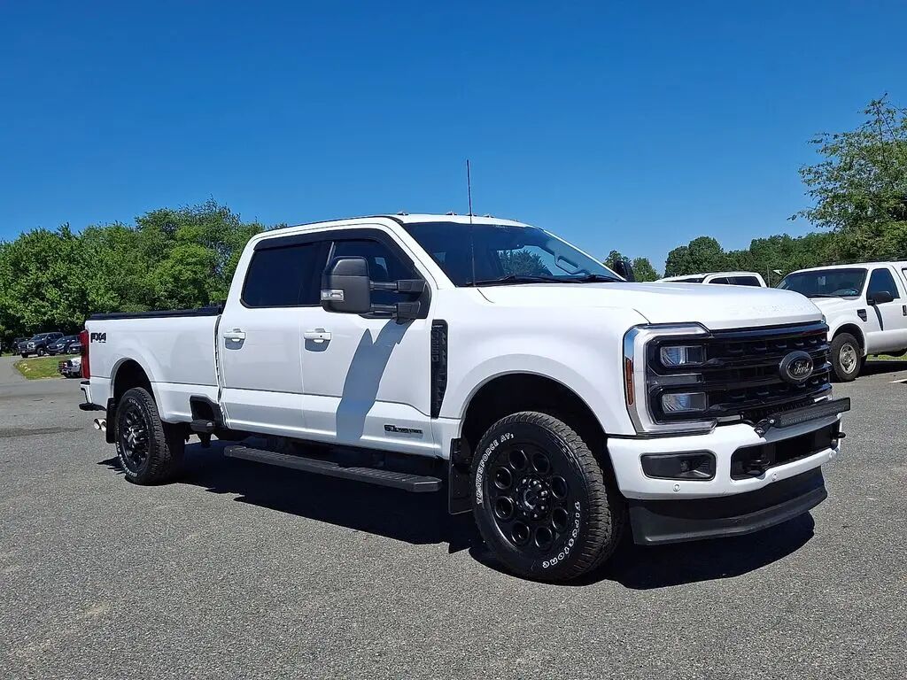 2024 Ford F-250 Super Duty Lariat — photo 1 of 7