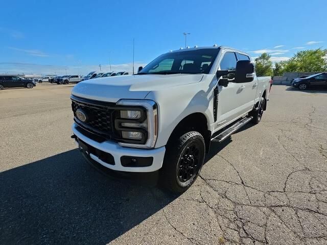 2025 Ford F-250 Super Duty Lariat — photo 1 of 13
