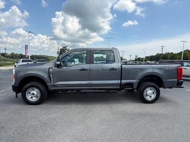2026 Ford F-250 Super Duty Lariat — photo 1 of 13