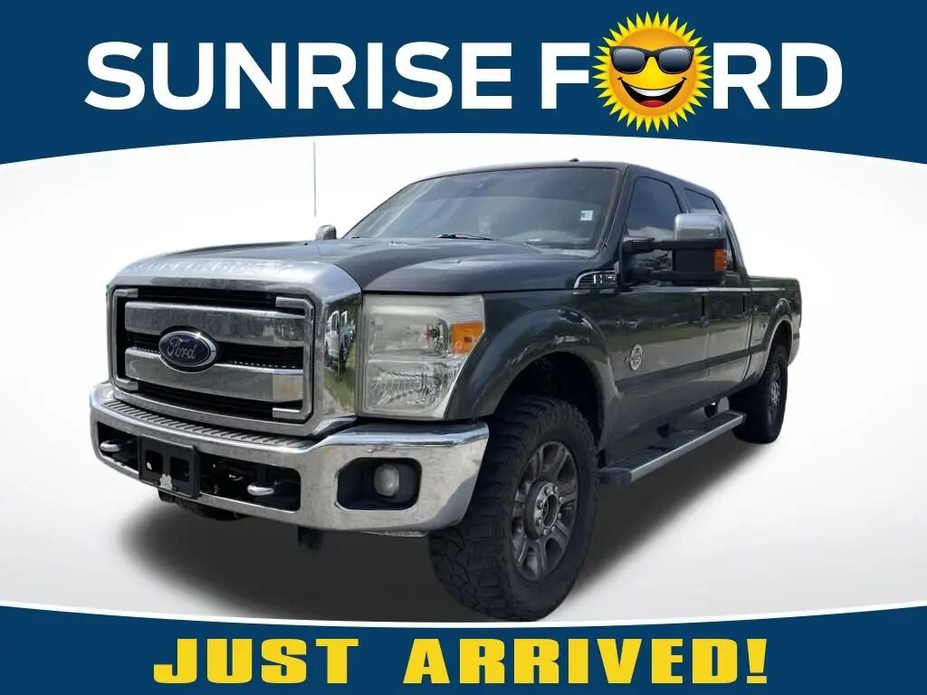 2015 Ford F-250 Super Duty Lariat — photo 1 of 18