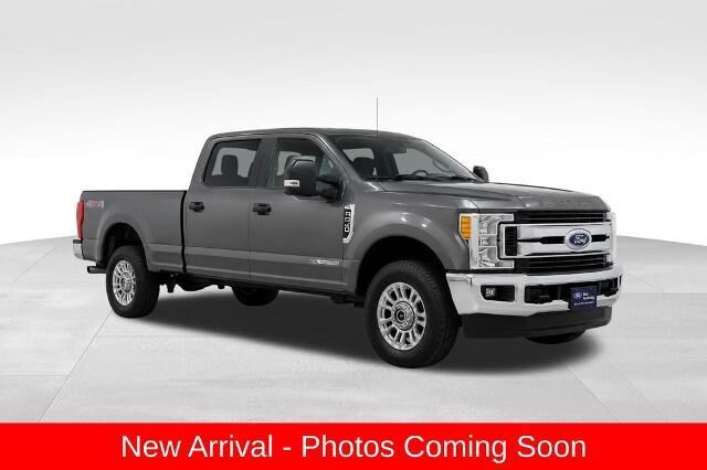 2016 Ford F-250 Super Duty Lariat — photo 1 of 27