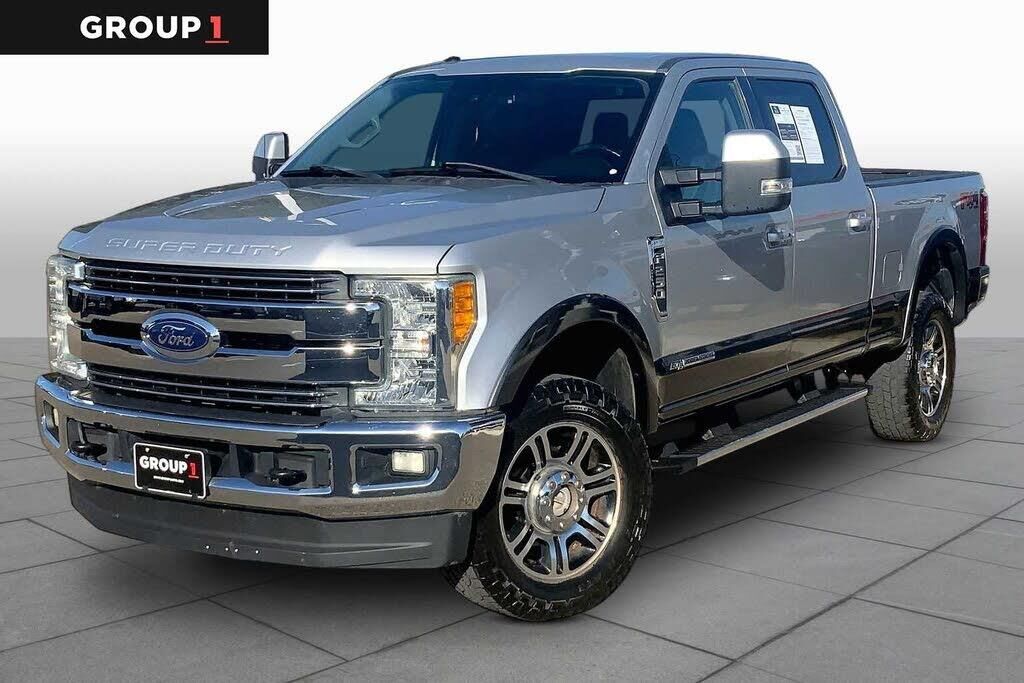 2017 Ford F-250 Super Duty Lariat — photo 1 of 14