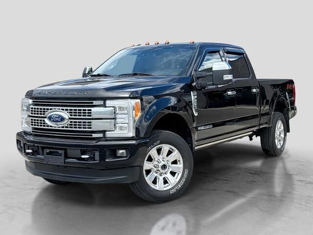2017 Ford F-250 Super Duty Platinum — photo 1 of 13