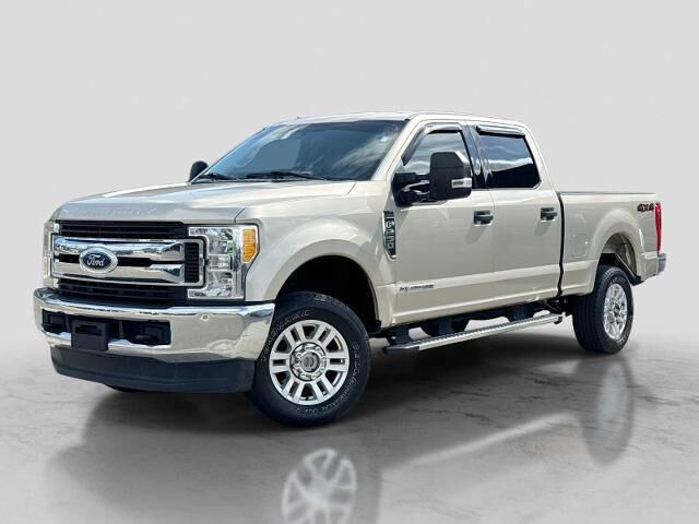 2017 Ford F-250 Super Duty XLT — photo 1 of 13