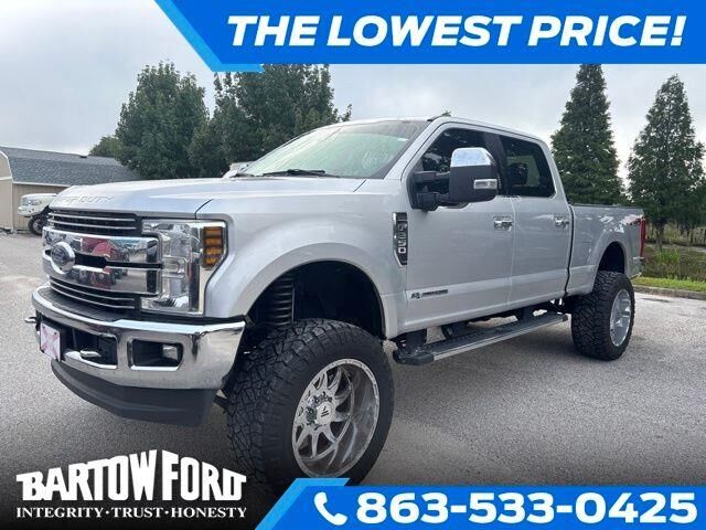 2019 Ford F-250 Super Duty Lariat — photo 1 of 12