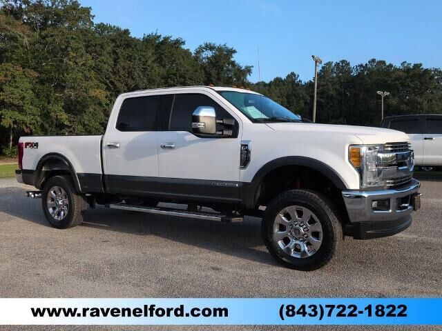 2017 Ford F-250 Super Duty Lariat — photo 1 of 13