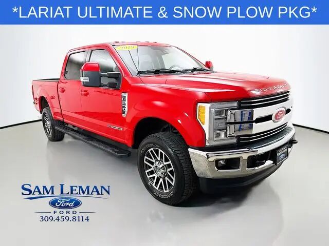 2018 Ford F-250 Super Duty Lariat — photo 1 of 15
