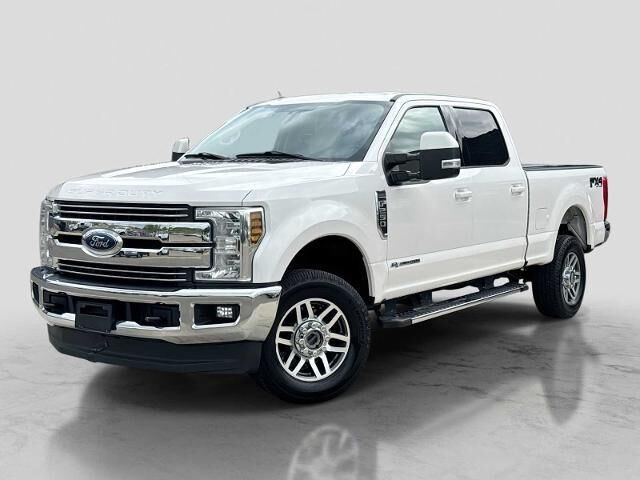 2019 Ford F-250 Super Duty Lariat — photo 1 of 13