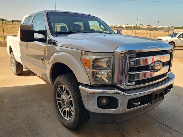 2014 Ford F-250 Super Duty Lariat — photo 1 of 17