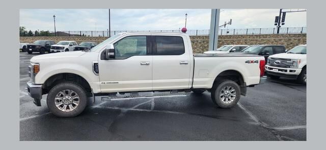 2018 Ford F-250 Super Duty Lariat — photo 1 of 8