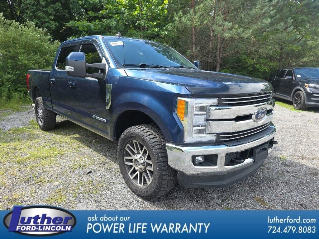 2019 Ford F-250 Super Duty Lariat — photo 1 of 3