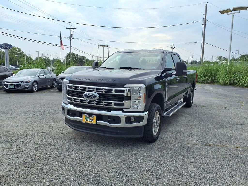 2025 Ford F-250 Super Duty XLT — photo 1 of 4