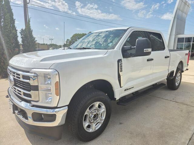 2025 Ford F-250 Super Duty King Ranch — photo 1 of 39