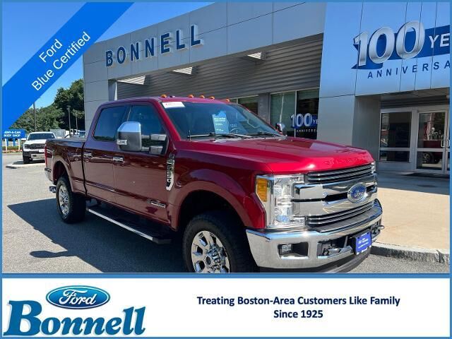 2017 Ford F-250 Super Duty Lariat — photo 1 of 39