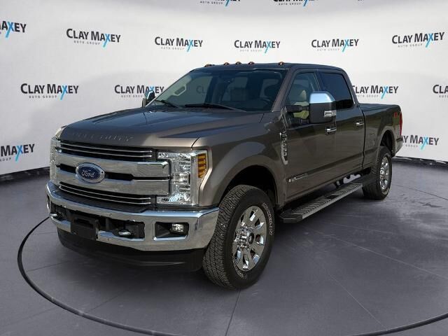 2018 Ford F-250 Super Duty Lariat — photo 1 of 26