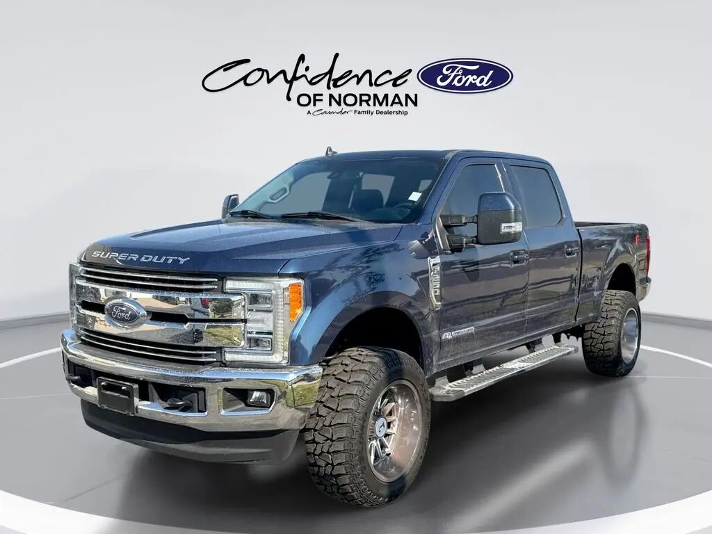 2019 Ford F-250 Super Duty Lariat — photo 1 of 9