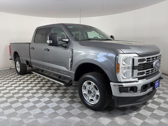 2025 Ford F-250 Super Duty XLT — photo 1 of 13