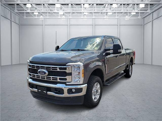 2025 Ford F-250 Super Duty XLT — photo 1 of 13