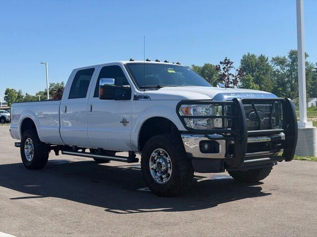 2016 Ford F-250 Super Duty Lariat — photo 1 of 39