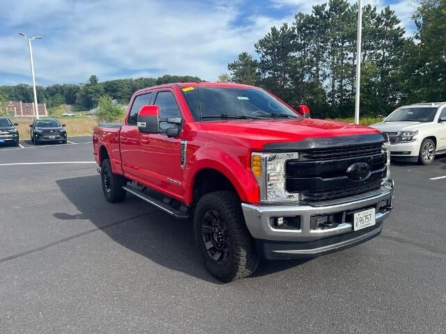 2017 Ford F-250 Super Duty Lariat — photo 1 of 14