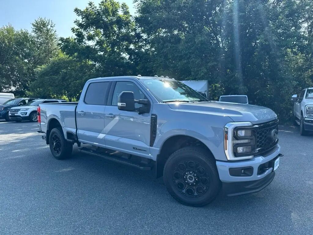 2025 Ford F-250 Super Duty Lariat — photo 1 of 19