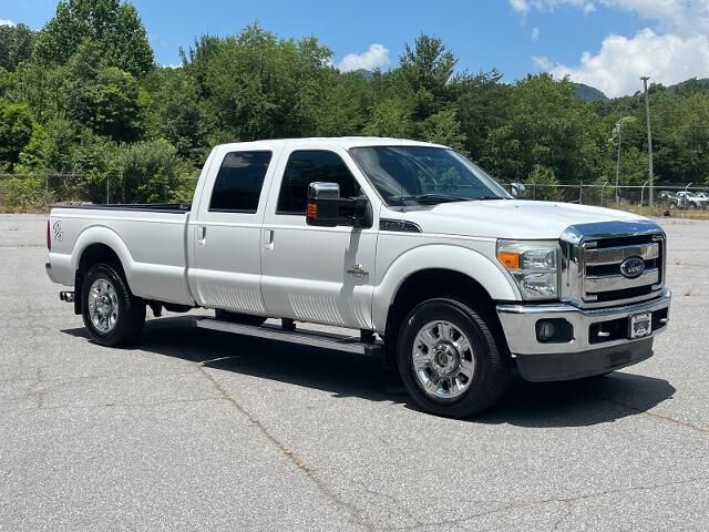 2015 Ford F-250 Super Duty Lariat — photo 1 of 16
