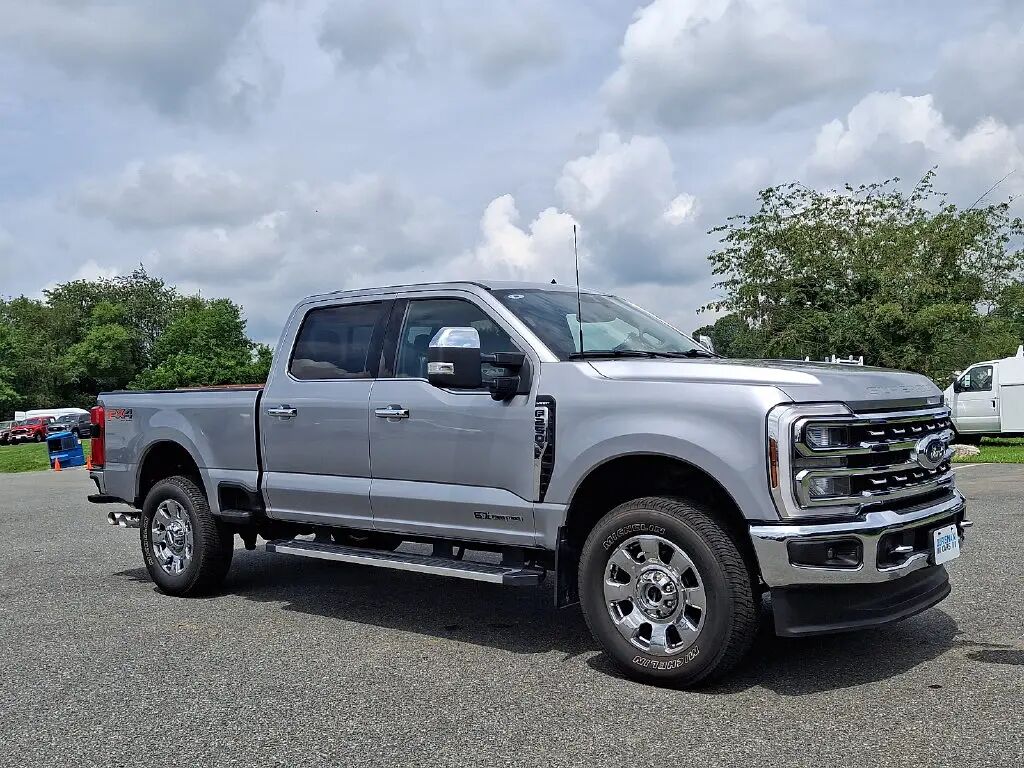 2024 Ford F-250 Super Duty Lariat — photo 1 of 13
