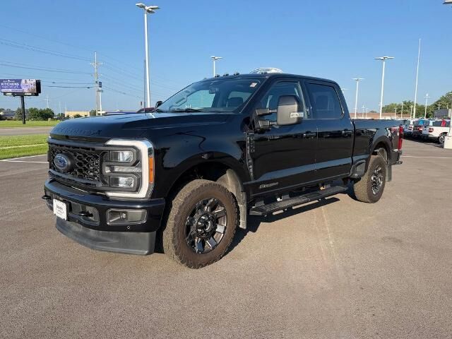 2023 Ford F-250 Super Duty Lariat — photo 1 of 26