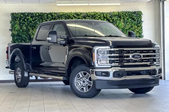 2023 Ford F-250 Super Duty Lariat — photo 1 of 39