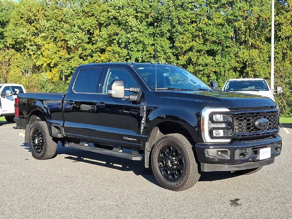 2025 Ford F-250 Super Duty Lariat — photo 1 of 13