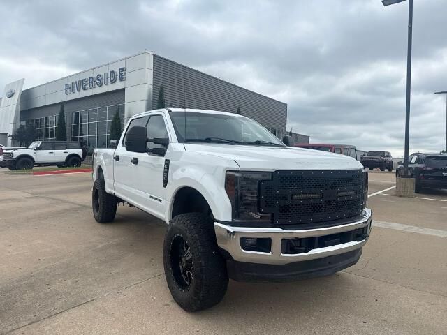 2017 Ford F-250 Super Duty XLT — photo 1 of 10