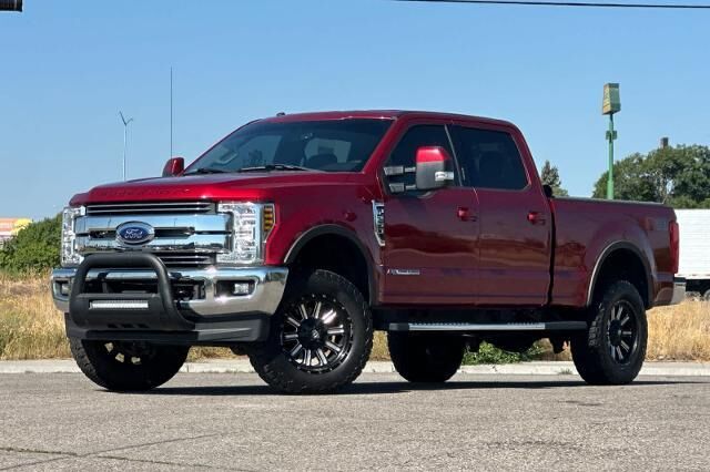 2018 Ford F-250 Super Duty Lariat — photo 1 of 39